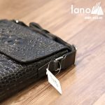 Túi Đeo Chéo Nam Da Bò Vân Cá Sấu VCS05 đen cạnh túi