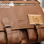 Cặp túi xách đeo chéo nam da thật Contact09 chi tiết mặt trước túi