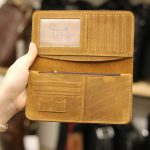 Ví cầm tay nam da bò sáp cao cấp VCTN005 bên trong