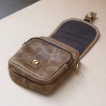 Túi đeo chéo nam kiểu dáng mini da bò sáp KT72