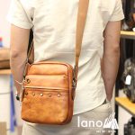 Túi đeo chéo nam da bò Lano cao cấp cho phái mạnh KT94 nâu vàng - đeo sau lưng
