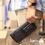 Ví cầm tay da bò thật mạnh mẽ cho nam giới VCTN042 trên tay