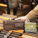 Ví cầm tay da bò thật mạnh mẽ cho nam giới VCTN042 nâu cà phê