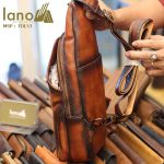 Túi da đeo trước ngựa nam Lano da bò thật TDL53 cạnh bên