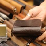 Ví da nam tiện lợi da bò có ngăn kéo khóa VDN038 - mặt sau