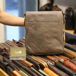 Túi đeo chéo da thật Jeep đựng iPad dạng hộp J35 - mặt sau