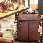 Túi da nam đeo chéo Lano mới lạ KT121