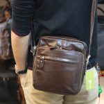 Túi da đeo chéo gọn nhẹ tiện lợi KT167