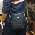Túi da nam đeo chéo loại nhỏ KT173