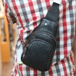 Túi da đeo chéo ngực hoạ tiết đan sang trọng lịch lãm TDL83