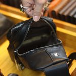 Túi da đeo chéo ngực hoạ tiết đan sang trọng lịch lãm TDL83