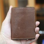 Ví da nam dáng đứng hàng thiết kế Lano mẫu mới 2022 VDNTK02