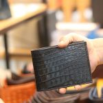Ví da thủ công khâu tay dáng ngang 1 mặt cá sấu Lano VCSTK01