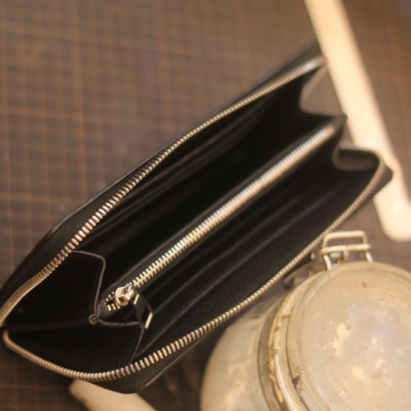 Ví cầm tay thiết kế da thật 1 khoá kéo thời trang lịch lãm Lano VCTK03 màu đen nội thất