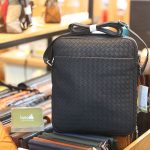 Túi da nam đeo chéo dạng đan đựng iPad Lano KT210
