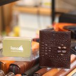 Ví cá sấu dáng đứng handmade Lano VCSTK05