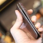 Ví da cá sấu khâu tay thủ công mẫu thiết kế Lano VCSTK06