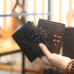 Ví da cá sấu nguyên con dáng đứng handmade khâu tay thủ công VCSTK09