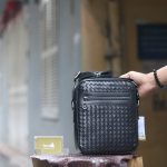 Túi đeo chéo da đan thời trang lịch lãm Lano KT221