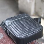 Túi đeo chéo da đan thời trang lịch lãm Lano KT221