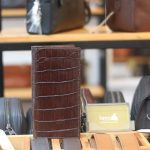 Ví cầm tay da cá sấu handmade khâu tay thủ công 100% Lano VCSTK015