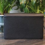 Clutch nam handmade da bò cao cấp khoá số bảo mật khâu tay thủ công lano cltk018 màu đen mặt sau