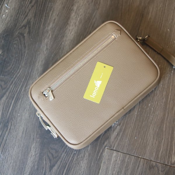 Túi clutch cầm tay da bò cao cấp khoá số bảo mật Lano CNTK022 màu eutope mặt trước