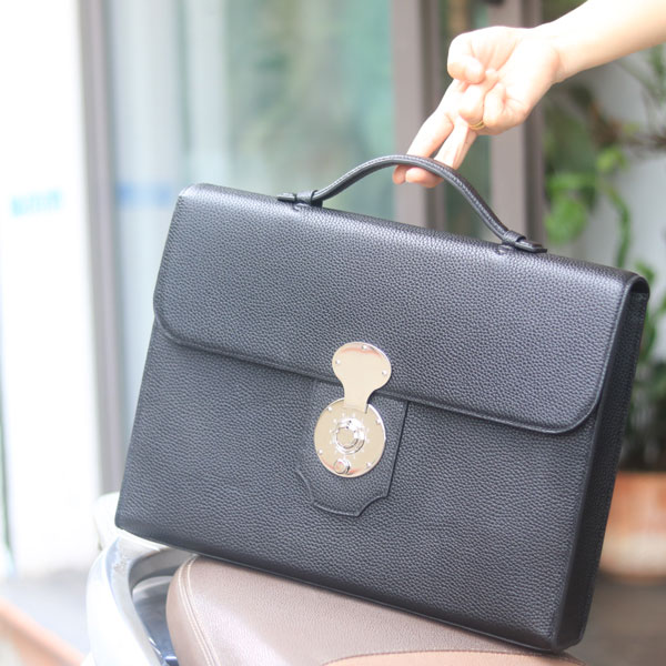 Cặp da công sở handmade khâu tay thủ công từ da bò nhập khẩu Lano CDH04 trên tay