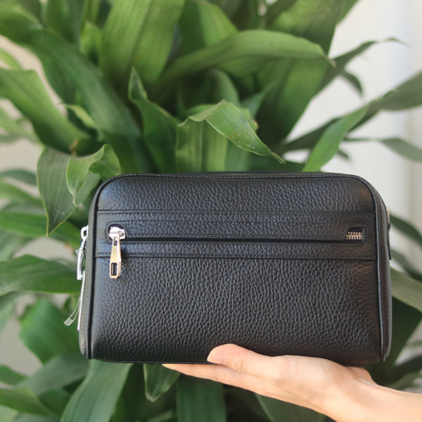 Túi da clutch cầm tay handmade trẻ trung lịch lãm CLTK032 trên tay