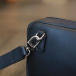 Túi da cầm tay kết hợp đeo chéo khâu tay thủ công da bò nappa Italia Lano TDH024 móc dây cầm tay