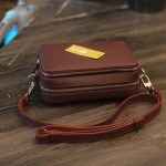 Túi đeo chéo khâu tay thủ công da bò Italia cao cấp Lano TDH020 2 ngăn tối giản