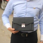 Clutch nam da bê togo Pháp khoá số Amiet khâu tay thủ công Lano CLTK040 nhỏ gọn
