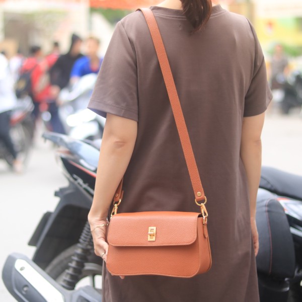 Túi da nữ handmade khâu tay da bò mil hàn quốc Lano TDH027 màu nâu vàng đeo chéo thời trang