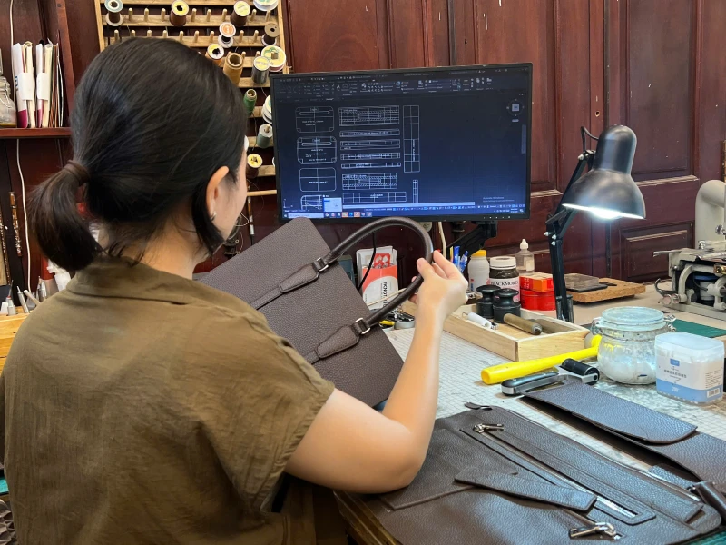Kiểm tra chất lượng đồ da handmade